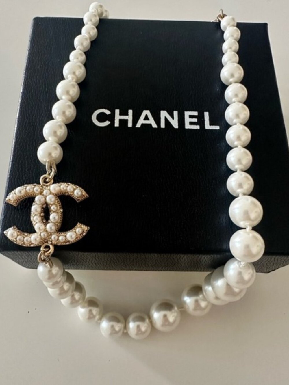 CHANEL White Pearl CC Necklace 18”